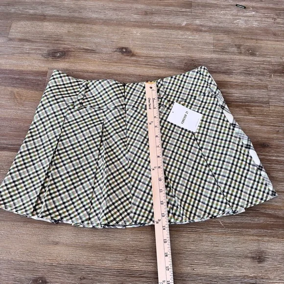 Forever 21. Size Large - Picture 13 of 14